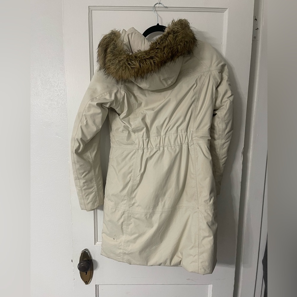 North face parka - Picture 2 of 6
